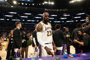 Lowe:41.5岁的詹姆斯仍然能引爆推特的NBA圈子 真是难以置信