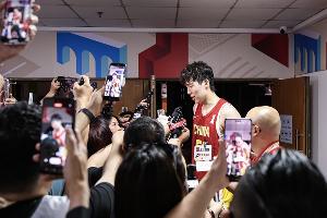 刘禹铖:杨瀚森语法不好咋了?中国人学那么多语法能跟老外交流吗