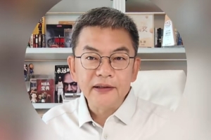 苏群:鲍尔默这样的大老板为啥怕萧华?因为后者代表了30队老板