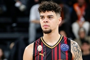 媒体人:NBL苏科雄狮签下了上赛季希腊联赛得分王罗布·格雷