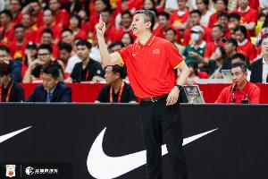 媒体人:中国男篮一年内面对日韩各输了两场 不只主教练要背锅