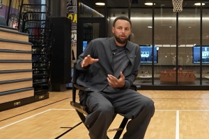 库里:最想和艾弗森一起训练 从我进NBA起我就是他的超级粉丝