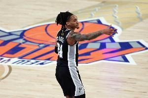 瓦塞尔:我们要暂时搁置过往的成绩 将全部注意力集中在新赛季