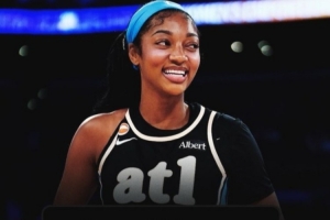 不败女王!里斯生涯前五场季后赛5胜0负 WNBA本世纪首位首发中锋