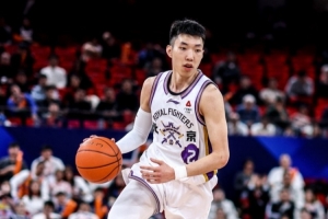 主攻手!廖三宁11中7砍半场最高16分外加4板 三分5中2