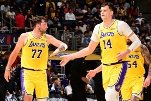 蜘蛛直播_蜘蛛免费NBA在线直播_蜘蛛足球无插件高清观看