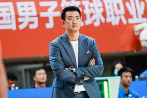 王博:我们打了半场好球 第三节进攻突然断电 速度没有打起来